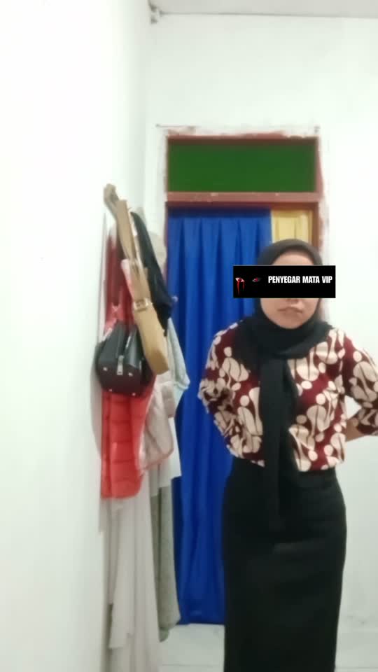 260 Cewe Hijab Batik.mp4