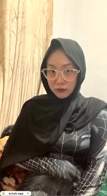 Hijabers Kostum Spider Woman Hot Kacamata Teman Cokil Kamu - AVTub.mp4