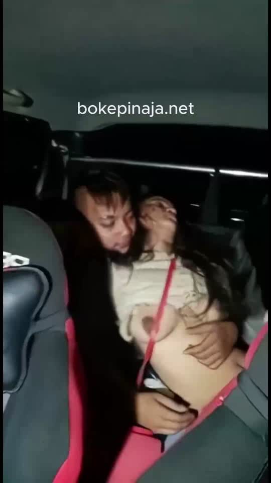 Abis Mabok ditelanjangi dimobil - BOKEPINAJA.COM.mp4