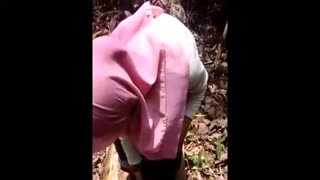 Pelajar SMA Merasakan Sensasi Main di Batang Pohon Viral