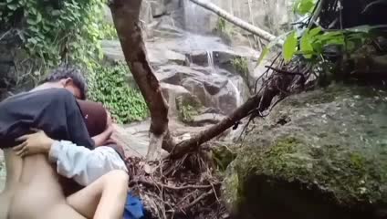 Hijab di hutan