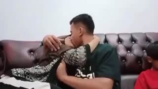 di ruang tamu ada adek sikat aja - PoopHD.mp4