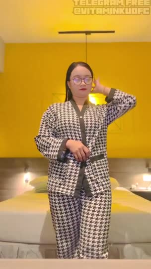 Nih tante mau tidur malah cosplay jadi macan