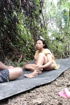 Ngentod Di Semak Semak hutan