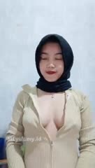 ABG Hijab Colmek Di Kamar mandi