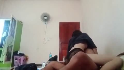 Adek kakak saat liburan rumah sepi