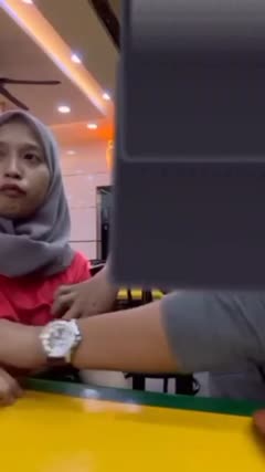 Kebelet Pengen Grepe Susu Pacar Di Rumah Makan.mp4