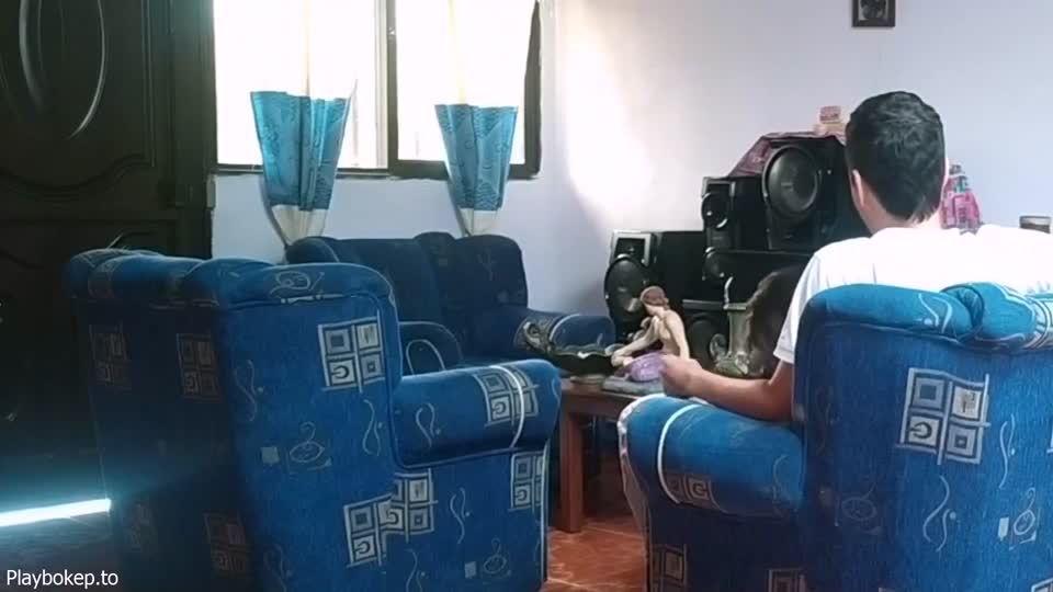 Kebelet Ngentot Di Ruang Tamu2 - LingBokep.mp4