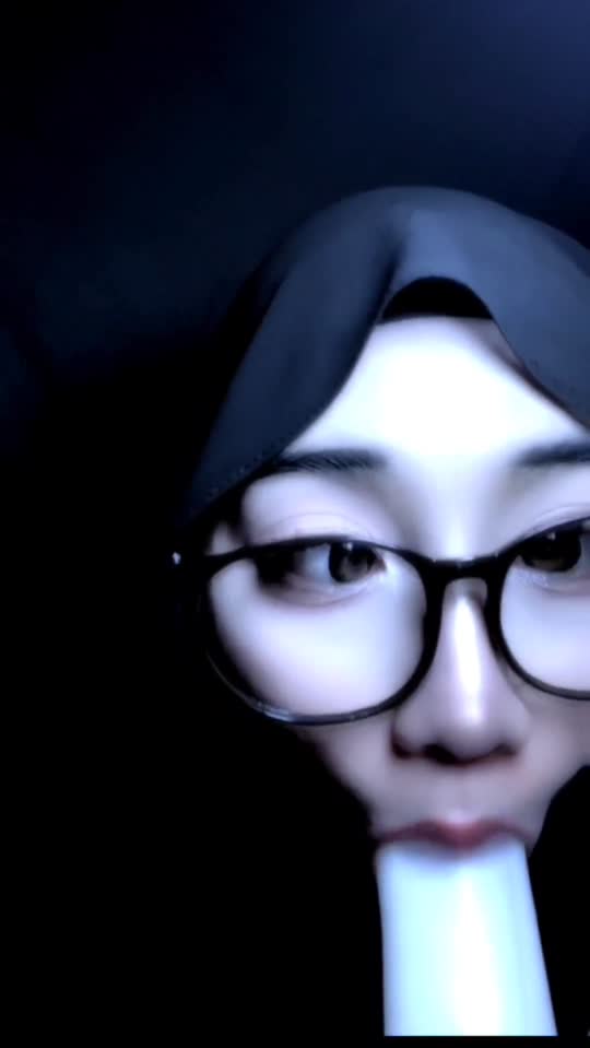 Hijab is3P tYTid