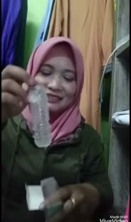Hijab Berjualan kondom sekalian praktek.mp4
